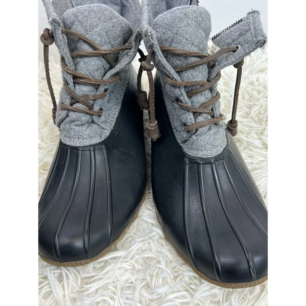 Steve Madden Women's Duck Boots Size 10 Gray And Black Rain Winter Spring Fall